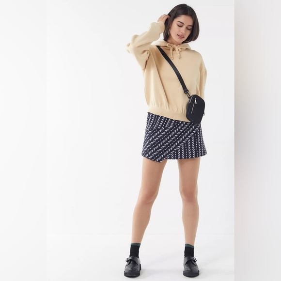 Haute Rogue Urban Outfitters Chevron Knit Mini Skirt Blue & White - Medium - Picture 10 of 14